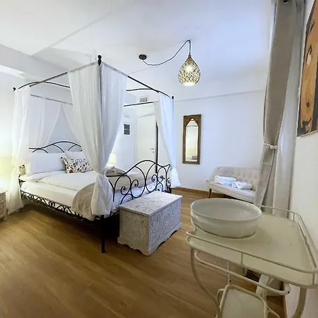 ベッド・アンド・ブレックファスト Ai Tre Garofani 3*